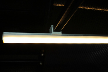Pergart LED Leuchte lang mit USB-Zugang, 30 LED´s, BxTxH 100x2x2cm